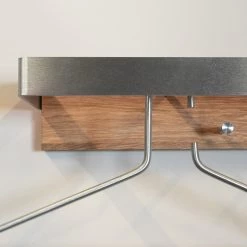 Loftscape Porte-manteaux mural Mc Nae I - Chêne massif / Acier inoxydable 7 Loftscape Porte-manteaux mural Mc Nae I - Chêne massif / Acier inoxydable -Vestiaires Soldes 1000091738 210618 17402500073 DETAILS P000000001000091738