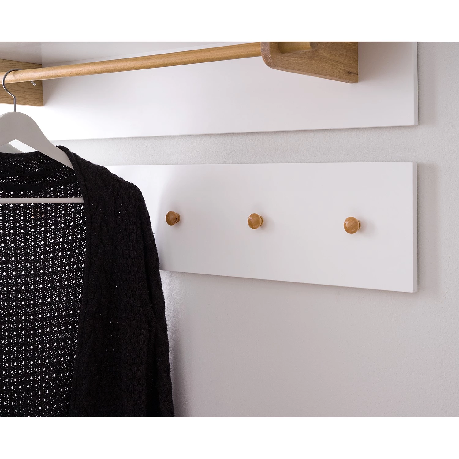 Mørteens Patère Tenabo - Partiellement en chêne massif - Blanc / Chêne 5 Mørteens Patère Tenabo - Partiellement en chêne massif - Blanc / Chêne – Image 5