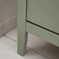 Maison Belfort Meuble à chaussures Belleria - Pin massif - Vert olive clair 28 Maison Belfort Meuble à chaussures Belleria - Pin massif - Vert olive clair -Vestiaires Soldes 1000187595 200430 12444200022 DETAILS P000000001000187595