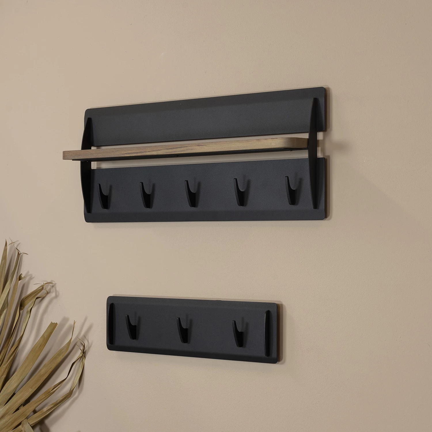 Red Living Porte-manteaux mural Moreau - Chêne massif / Métal - Chêne / Noir - Largeur : 70 cm 3 Red Living Porte-manteaux mural Moreau - Chêne massif / Métal - Chêne / Noir - Largeur : 70 cm – Image 3