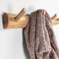 Naturoo Porte-manteau mural Dutchtown - Teck massif 6 Naturoo Porte-manteau mural Dutchtown - Teck massif -Vestiaires Soldes 1000226416 200928 15145900023 DETAILS P000000001000226416