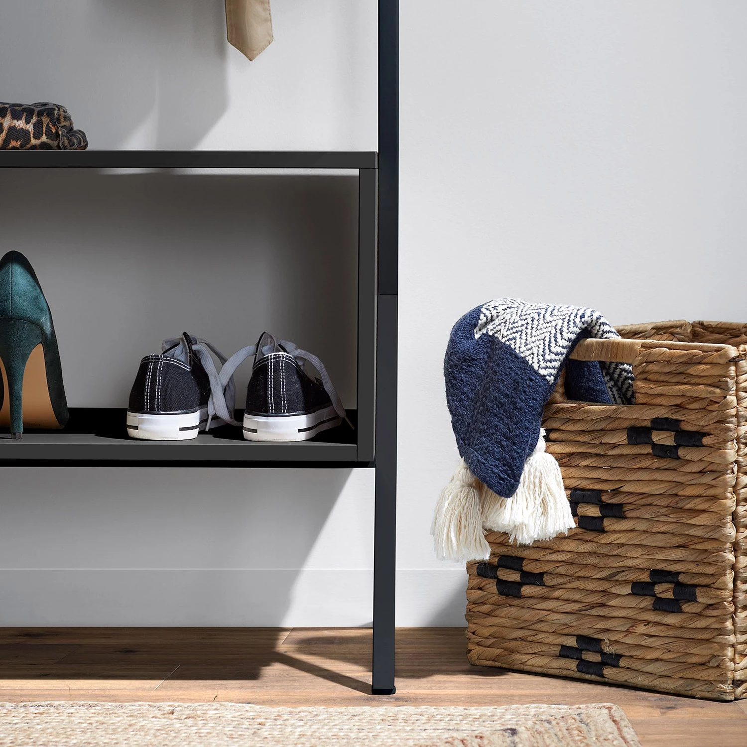 Red Living Portant à vêtements Waycross - Noir 6 Red Living Portant à vêtements Waycross - Noir – Image 6